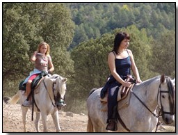 J&oacute;venes a caballo