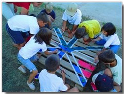 Ni&ntilde;os en los talleres.