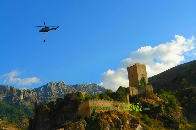 helicoptero-fuego-cazorla-2013-27.jpg