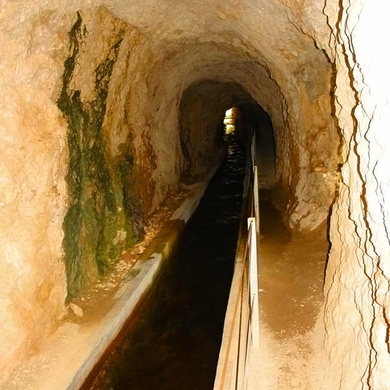 En los túneles de las lagunas de la Sierra