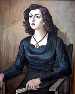 Retrato de Mujer Sentada con Traje Negro