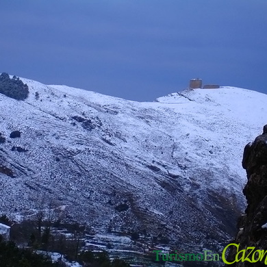 Nieve a las faldas del Castillo de las 5 Esquinas