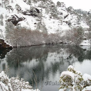 Laguna de Aguas Negras nevada