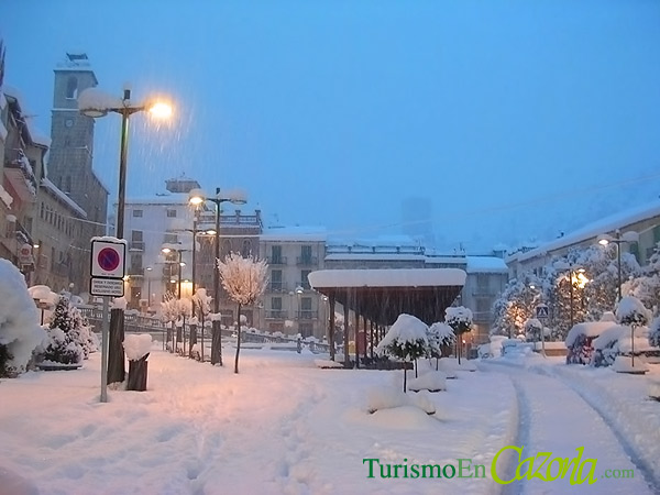 cazorla-ayuntamiento-nieve.jpg
