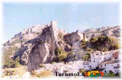 Vista de la Iruela y su Castillo