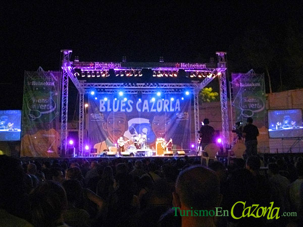 blues-cazorla-noche-2007-01.jpg
